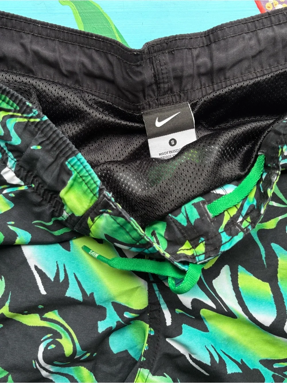 NIKE Swim Shorts Boys Size Small